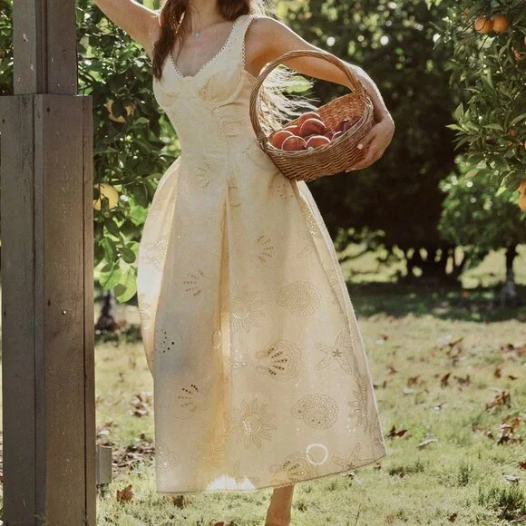 Light Yellow Elegant Women's Sweetheart Neck Drop-waist Sleeveless Midi Dress - Picture 6 of 7